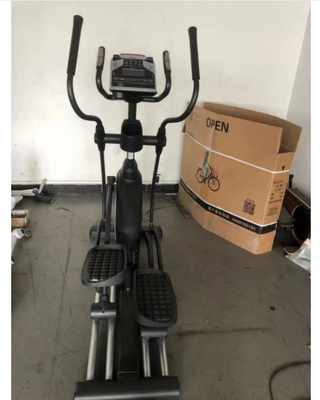 ISO9001 Elliptical Gym เครื่องออกกำลังกาย เครื่องเดินวงรี รับน้ำหนัก 150กก