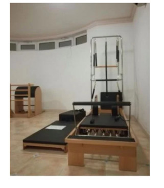 กำลังโหลดอุปกรณ์ออกกำลังกายพิลาทิส 200 กก. Deep Squat Pilates Reformer Machine