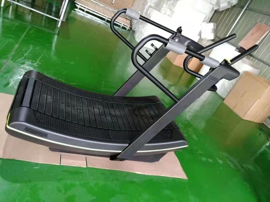3mm Tube Commercial Curved Treadmill อุปกรณ์ออกกำลังกาย พื้นที่วิ่ง 1500*440mm