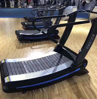 3mm Tube Commercial Curved Treadmill อุปกรณ์ออกกำลังกาย พื้นที่วิ่ง 1500*440mm